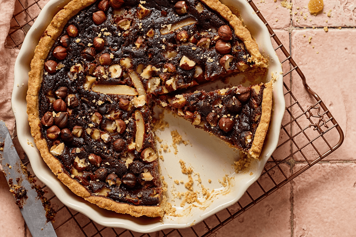 Tarte aux poires, au gingembre et aux noisettes