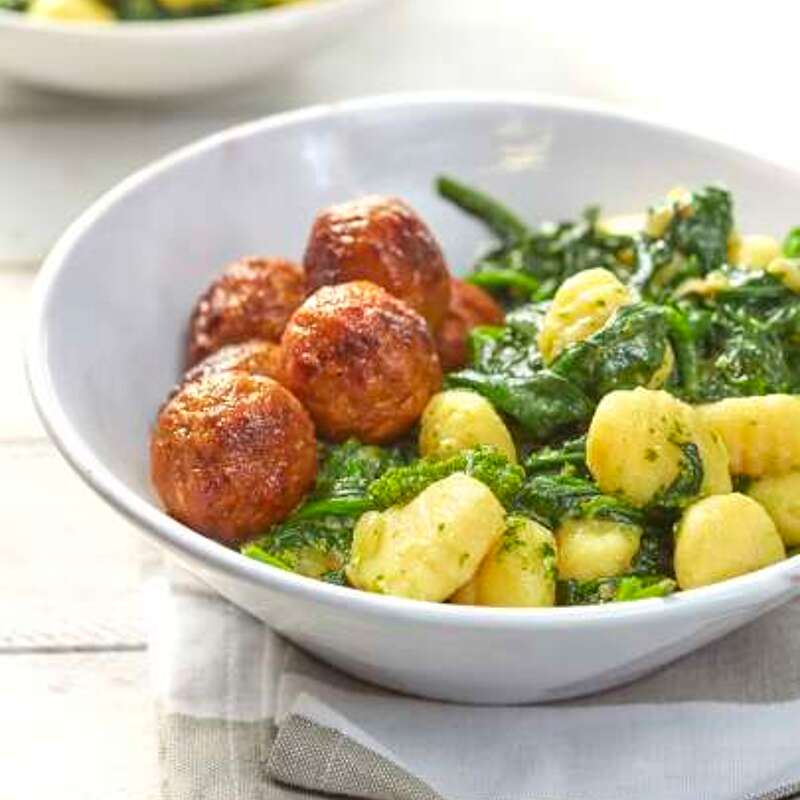 Boulettes végétariennes, gnocchis aux épinards et pesto basilic-persil