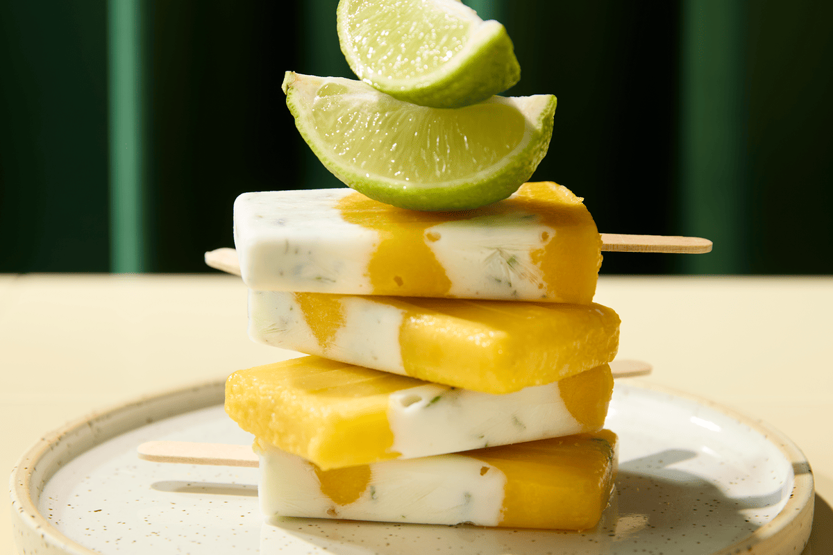 Glaces à l’eau à la mangue, citron vert et menthe