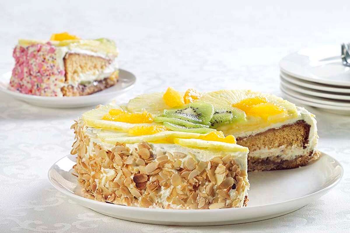 Biscuit met slagroom en vers fruit